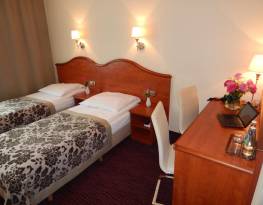 KRAKUS Hotel Krakau Unterkunft Restaurant Urlaub Aquapark in Krakau