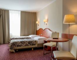 KRAKUS Hotel Krakau Unterkunft Restaurant Urlaub Aquapark in Krakau