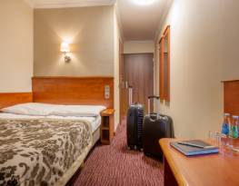 KRAKUS Hotel Krakau Unterkunft Restaurant Urlaub Aquapark in Krakau