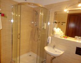 KRAKUS Hotel Krakau Unterkunft Restaurant Urlaub Aquapark in Krakau