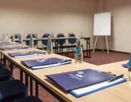 KRAKUS Hotel Krakau Unterkunft Restaurant Urlaub Aquapark in Krakau