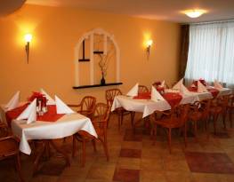 KRAKUS Hotel Krakau Unterkunft Restaurant Urlaub Aquapark in Krakau