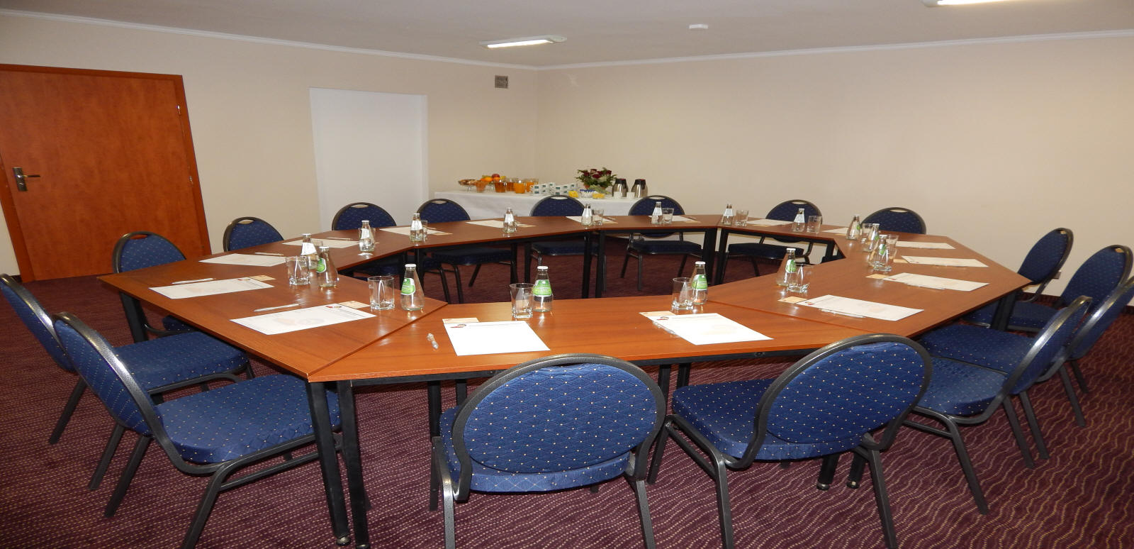 KRAKUS Hotel Krakau Unterkunft Restaurant Urlaub Aquapark in Krakau